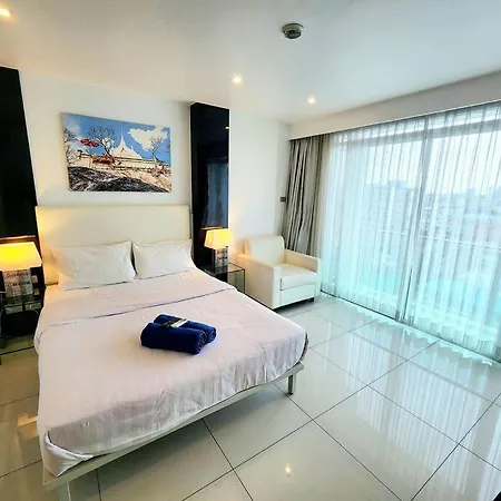 Modern In Downtown Apartment Pattaya
