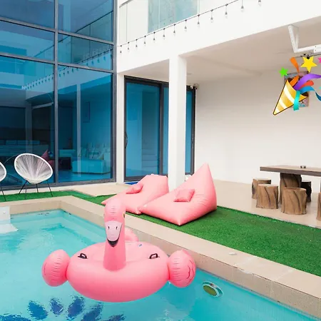 Rio Pool Holiday home *