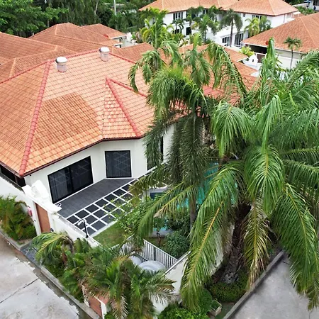 Phratamnak Seaside Pool Villa