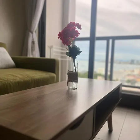 Sea View Spacious Near Walking Street Apartment