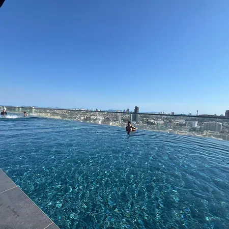 秘狗公寓the Base Aaa Apartment Pattaya