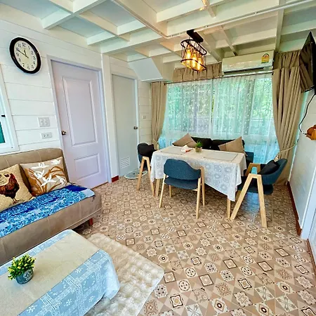 White House In 3bedroom Villa Pattaya