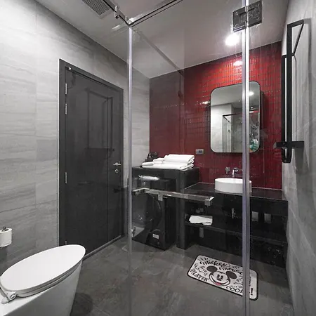 Apartment Edge 2br Balcony Garden View Infinity Pool & Location Pattaya