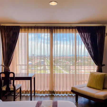 Eastern Grand Palace Hotel 4*