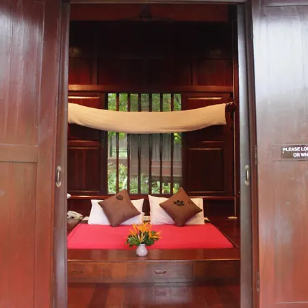 Sugar Hut & Restaurant Resort
