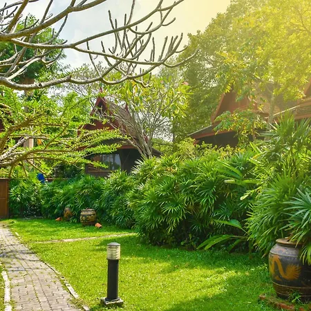 Resort Sugar Hut & Restaurant 3*