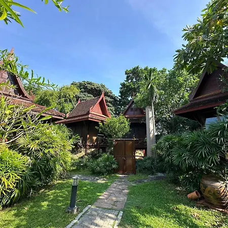 Resort Sugar Hut & Restaurant Pattaya