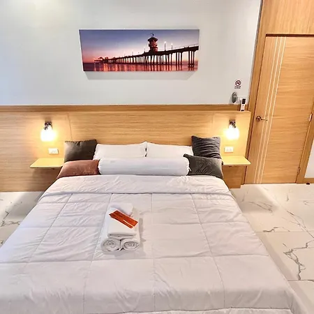 Villa H2中天海滩 风月步行街 市中心 Bbq 酒吧街 独栋别墅4卧5卫豪华装修芭提雅海天-悠舍泳池桑拿房别墅