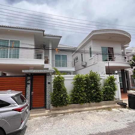 Villa H2中天海滩 风月步行街 市中心 Bbq 酒吧街 独栋别墅4卧5卫豪华装修芭提雅海天-悠舍泳池桑拿房别墅 Pattaya