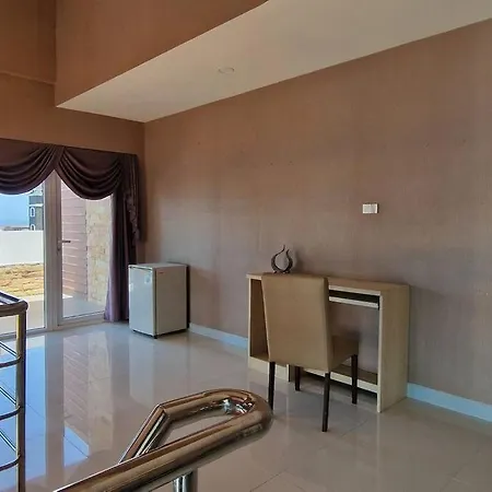 2 Bed - 2 Bath Seaview Penthouse Apartment