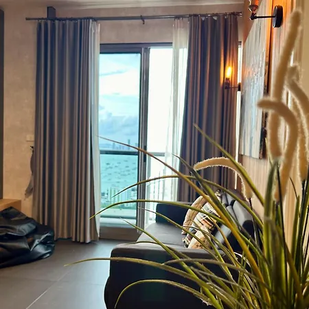 Unixx High Floor Seaview Double Bedroom Aparthotel