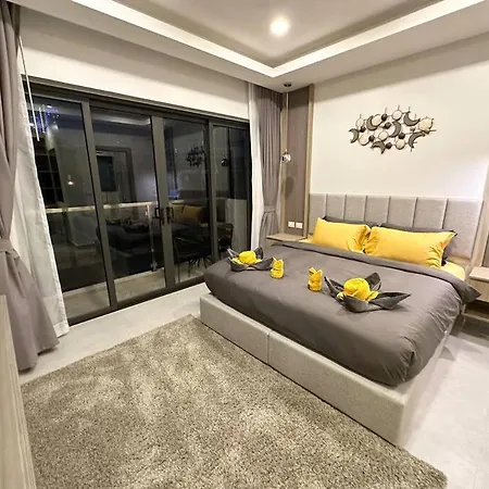 Villa Super Luxury 3 Bedroom Private Pool With Jacuzzi, Near 711, 10 Minutes To Walking Street And - Mt6 *