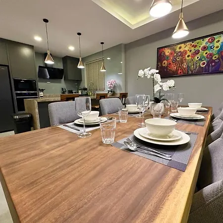 Villa Super Luxury 3 Bedroom Private Pool With Jacuzzi, Near 711, 10 Minutes To Walking Street And - Mt6 *
