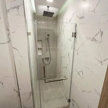 Super Luxury 3 Bedroom Private Pool With Jacuzzi, Near 711, 10 Minutes To Walking Street And - Mt6 * Pattaya