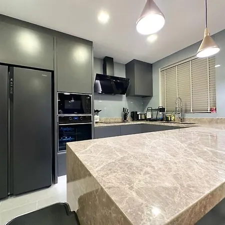 Super Luxury 3 Bedroom Private Pool With Jacuzzi, Near 711, 10 Minutes To Walking Street And - Mt6 *