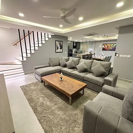 Super Luxury 3 Bedroom Private Pool With Jacuzzi, Near 711, 10 Minutes To Walking Street And - Mt6