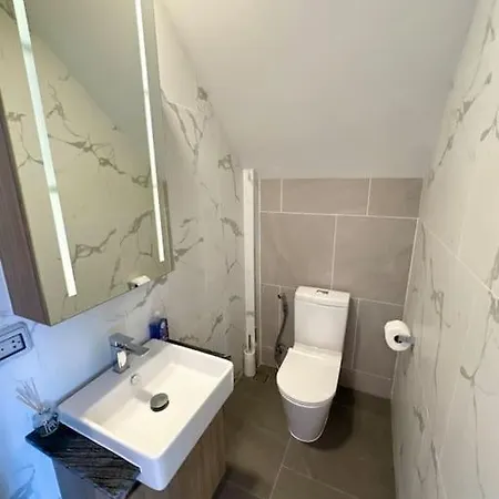 Super Luxury 3 Bedroom Private Pool With Jacuzzi, Near 711, 10 Minutes To Walking Street And - Mt6