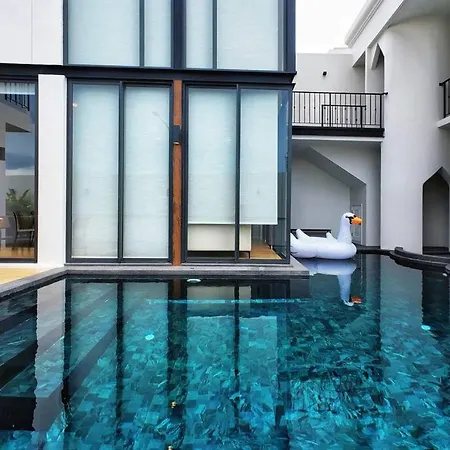 Villa Pupae Pool Inara