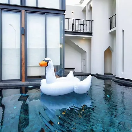 Villa Pupae Pool Inara