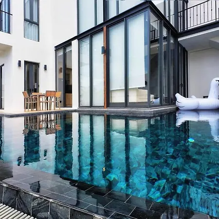 Pupae Pool Inara Villa Pattaya