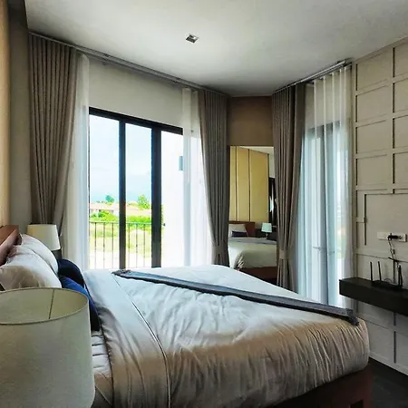 Pupae Pool Inara Villa Pattaya