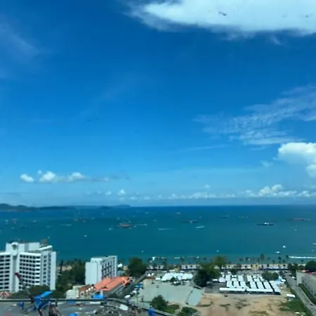 芭提雅centric中心海高级网红无边泳池小情调一居 Pattaya