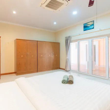 Villa 芭提雅市区近步行街1500平方6卧套房庄园别墅 Pattaya