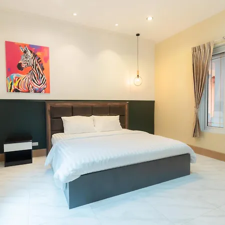 芭提雅市区近步行街1500平方6卧套房庄园别墅 Villa Pattaya