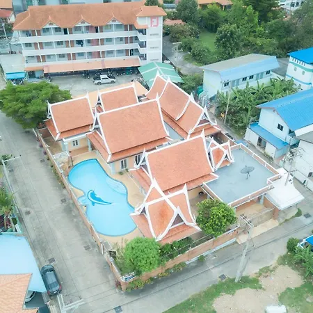 芭提雅市区近步行街1500平方6卧套房庄园别墅 *