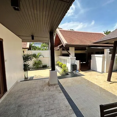 Thaiba Lipool Villa Pattaya