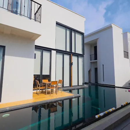 Pupae Pool Inara Villa *