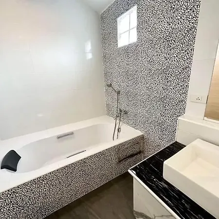 Tagvilla Luxurious Pool - 04 Bedroom Villa *