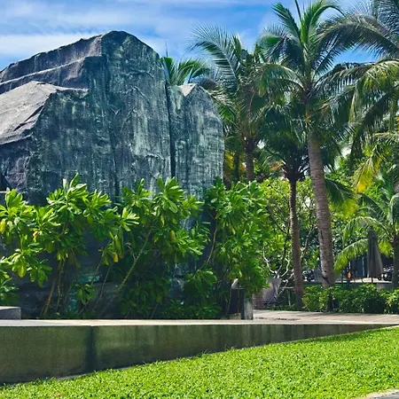 South Holiday Near Walking Street Apartment Pattaya