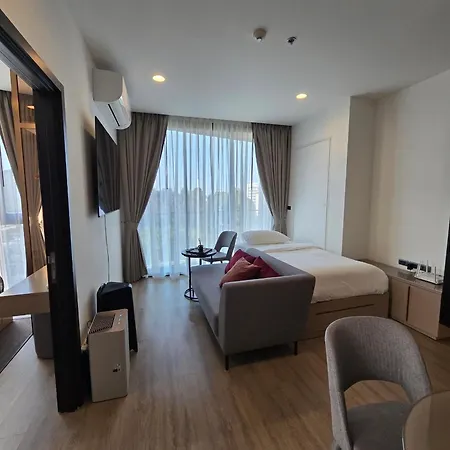 Edge 2br Balcony Garden View Infinity Pool & Location *