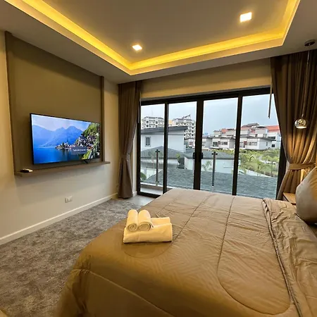 Villa 3 Bedroom Midtown *