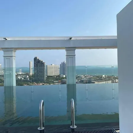 Empire Tower Apartment *