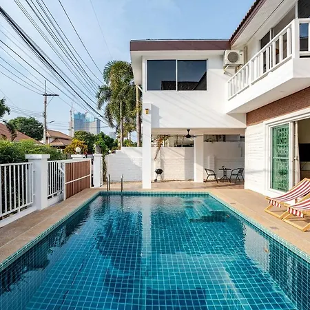 G Warmth Pool Villa Pattaya