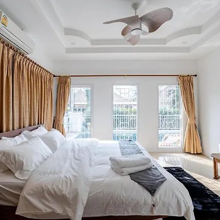 G Warmth Pool Villa Pattaya