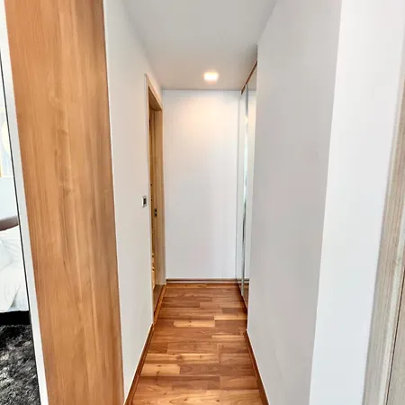 Better Than 1 Bedroom In Peak Towers Apartment *