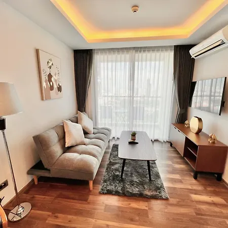 Apartment Better Than 1 Bedroom In Peak Towers