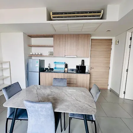 Apartment Zire Wongamat