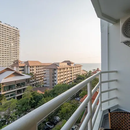 Apartment Jomtien Seaside At View Talay 5 *