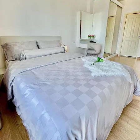 Long 1 Bedroom Sea View Aparthotel Pattaya