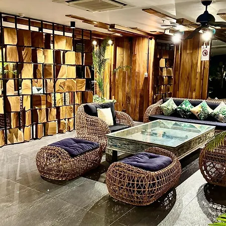 The Palm Wongamat ,world Class Luxury Seaview Condo, Private The Sanctuary Of Truth Apartment
