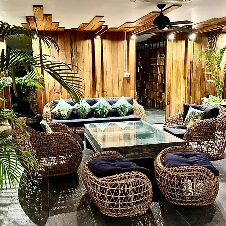 The Palm Wongamat ,world Class Luxury Seaview Condo, Private The Sanctuary Of Truth Pattaya