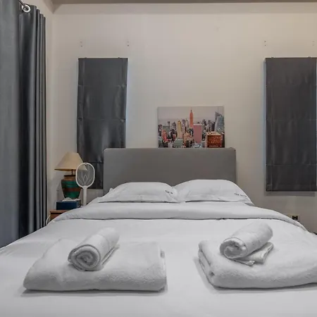 Villa Thai 3b Near Hollywood Pattaya