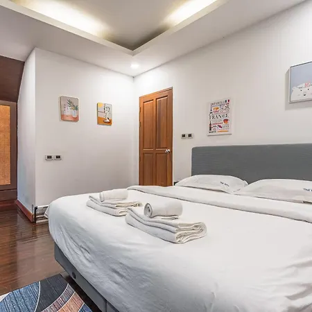 Thai 3b Near Hollywood * Pattaya