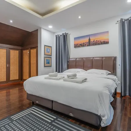 Thai 3b Near Hollywood *