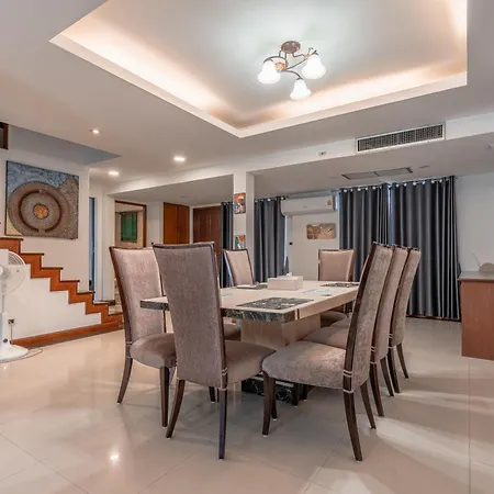 Thai 3b Near Hollywood Villa Pattaya