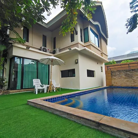 Baan Natcha Pool Center